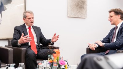 Ministerpräsident Wüst empfängt Gouverneur von Nebraska Jim Pillen 