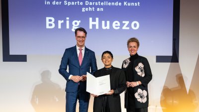 Ministerpräsident Wüst verleiht Kunstpreis an Fotografin Ursula Schulz-Dornburg
