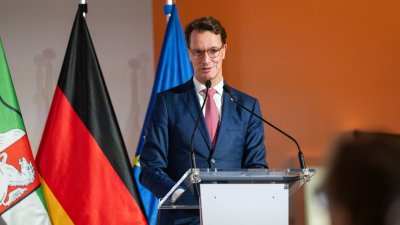 Ministerpräsident Wüst verleiht Kunstpreis an Fotografin Ursula Schulz-Dornburg