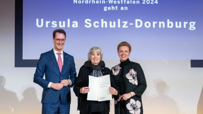 Ministerpräsident Wüst verleiht Kunstpreis an Fotografin Ursula Schulz-Dornburg
