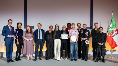 Ministerpräsident Wüst verleiht Kunstpreis an Fotografin Ursula Schulz-Dornburg