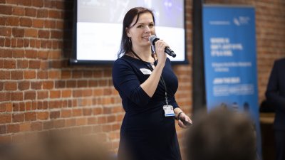 Ministerpräsident hält Rede zu Künstlicher Intelligenz vor Branchenspezialisten bei AI-Symposium