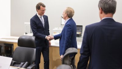 Ministerpräsident Wüst besucht Microsoft-Zentrale in Seattle
