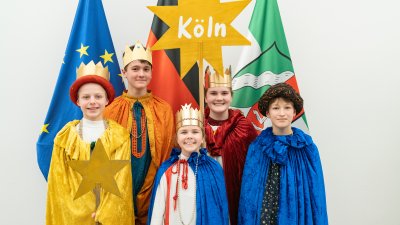 Ministerpräsident Hendrik Wüst empfängt Sternsinger zum traditionellen Dreikönigssingen