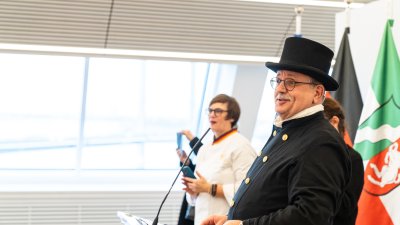 Neujahrswünsche der Schornsteinfeger und Bäcker