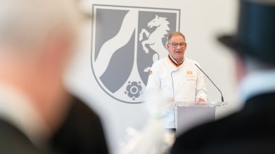 Neujahrswünsche der Schornsteinfeger und Bäcker