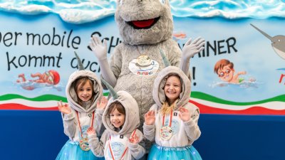 Ministerpräsident Hendrik Wüst stellt „narwali“-Karnevalswagen vor