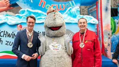 Ministerpräsident Hendrik Wüst stellt „narwali“-Karnevalswagen vor