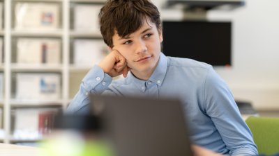 Girls' & Boys' Day: Schülerinnen und Schüler treffen Ministerpräsident Wüst und entdecken IT und Verwaltung