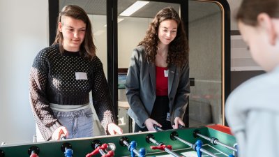 Girls' & Boys' Day: Schülerinnen und Schüler treffen Ministerpräsident Wüst und entdecken IT und Verwaltung