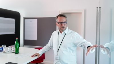 Girls' & Boys' Day: Schülerinnen und Schüler treffen Ministerpräsident Wüst und entdecken IT und Verwaltung