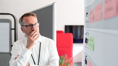 Girls' & Boys' Day: Schülerinnen und Schüler treffen Ministerpräsident Wüst und entdecken IT und Verwaltung