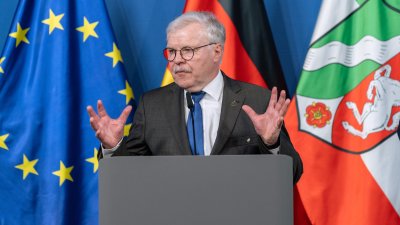 Ehemaliger ESA-Astronaut Prof. Dr. Reinhold Ewald wird Raumfahrtbotschafter des Landes Nordrhein-Westfalen