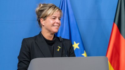 Ehemaliger ESA-Astronaut Prof. Dr. Reinhold Ewald wird Raumfahrtbotschafter des Landes Nordrhein-Westfalen