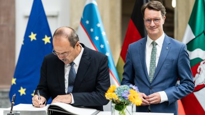 Ministerpräsident Wüst empfängt den Premierminister der Republik Usbekistan Abdulla Aripov