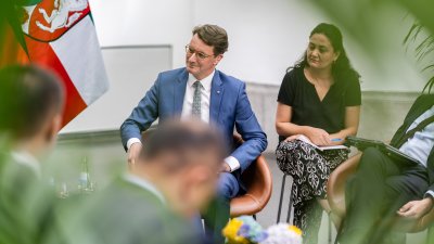 Ministerpräsident Wüst empfängt den Premierminister der Republik Usbekistan Abdulla Aripov