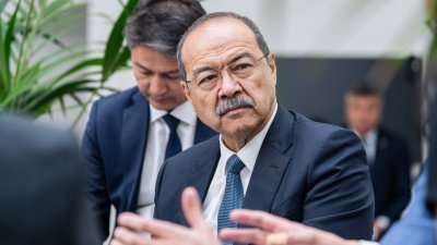 Ministerpräsident Wüst empfängt den Premierminister der Republik Usbekistan Abdulla Aripov