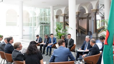 Ministerpräsident Wüst empfängt den Premierminister der Republik Usbekistan Abdulla Aripov