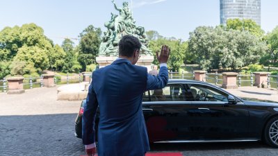 Ministerpräsident Wüst empfängt den Premierminister der Republik Usbekistan Abdulla Aripov
