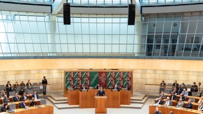 Nordrhein-Westfalen weiter auf klarem Kurs: Haushalt setzt Schwerpunkte auf Bildung, Sicherheit, starke Kommunen und Zukunftsinvestitionen