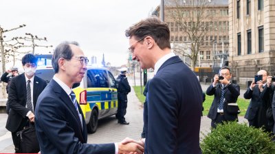 Ministerpräsident Hendrik Wüst empfängt Gouverneur der japanischen Präfektur Fukushima Masao Uchibori