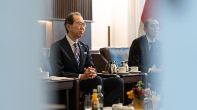 Ministerpräsident Hendrik Wüst empfängt Gouverneur der japanischen Präfektur Fukushima Masao Uchibori