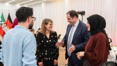 Die Landesregierung lädt zum Iftar-Empfang in die Staatskanzlei ein