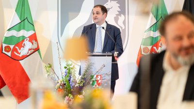 Die Landesregierung lädt zum Iftar-Empfang in die Staatskanzlei ein