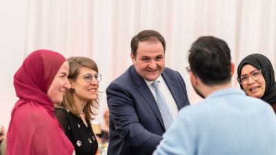 Die Landesregierung lädt zum Iftar-Empfang in die Staatskanzlei ein