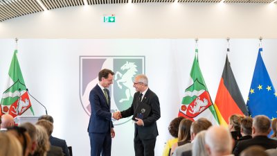 Ministerpräsident Hendrik Wüst verleiht Verdienstorden des Landes Nordrhein-Westfalen an 15 Persönlichkeiten