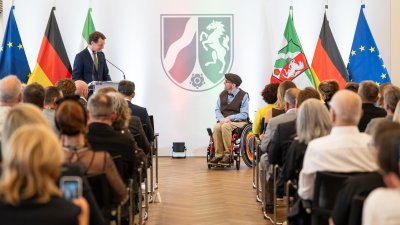 Ministerpräsident Hendrik Wüst verleiht Verdienstorden des Landes Nordrhein-Westfalen an 15 Persönlichkeiten
