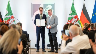Ministerpräsident Hendrik Wüst verleiht Verdienstorden des Landes Nordrhein-Westfalen an 15 Persönlichkeiten