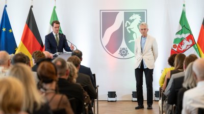 Ministerpräsident Hendrik Wüst verleiht Verdienstorden des Landes Nordrhein-Westfalen an 15 Persönlichkeiten
