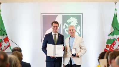 Ministerpräsident Hendrik Wüst verleiht Verdienstorden des Landes Nordrhein-Westfalen an 15 Persönlichkeiten