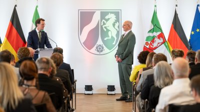 Ministerpräsident Hendrik Wüst verleiht Verdienstorden des Landes Nordrhein-Westfalen an 15 Persönlichkeiten