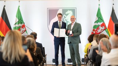 Ministerpräsident Hendrik Wüst verleiht Verdienstorden des Landes Nordrhein-Westfalen an 15 Persönlichkeiten