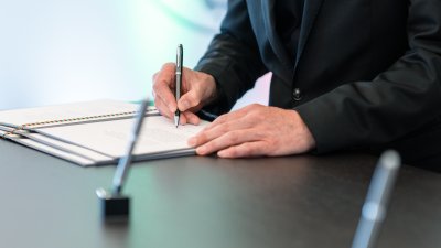 Dr. Heiner Wilmer legt Treueid als künftiger Bischof von Münster ab