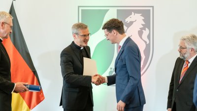 Dr. Heiner Wilmer legt Treueid als künftiger Bischof von Münster ab