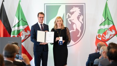 Ministerpräsident Hendrik Wüst verleiht Verdienstorden des Landes Nordrhein-Westfalen an 16 Persönlichkeiten