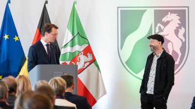 Ministerpräsident Hendrik Wüst verleiht Verdienstorden des Landes Nordrhein-Westfalen an 16 Persönlichkeiten
