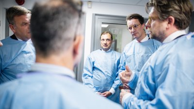 Im Rahmen der Reise besucht Ministerpräsident Wüst außerdem gemeinsam mit Vertretern des Universitätsklinikum Münster das Stanisław Sakiel Burn Treatment Center in Siemianowice Śląskie