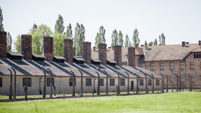 Erinnerung bewahren, Antisemitismus entschlossen bekämpfen: Ministerpräsident Wüst besucht Auschwitz-Birkenau