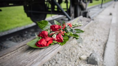 Erinnerung bewahren, Antisemitismus entschlossen bekämpfen: Ministerpräsident Wüst besucht Auschwitz-Birkenau