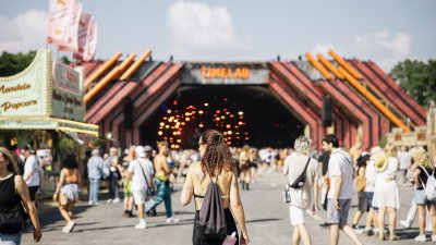 Rundgang auf dem Parookaville Festival am Flughafen Weeze