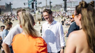 Rundgang auf dem Parookaville Festival am Flughafen Weeze