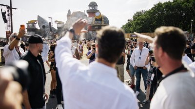 Rundgang auf dem Parookaville Festival am Flughafen Weeze