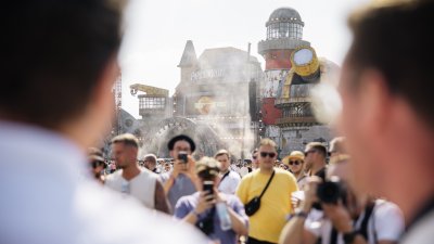Rundgang auf dem Parookaville Festival am Flughafen Weeze