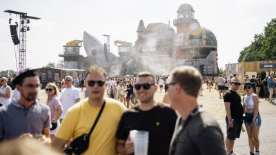 Rundgang auf dem Parookaville Festival am Flughafen Weeze