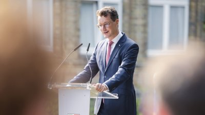 Ministerpräsident Hendrik Wüst empfängt Konsularisches Korps beim Sommerempfang in Warendorf