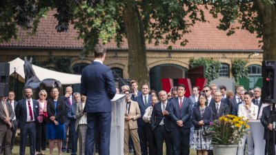 Ministerpräsident Hendrik Wüst empfängt Konsularisches Korps beim Sommerempfang in Warendorf